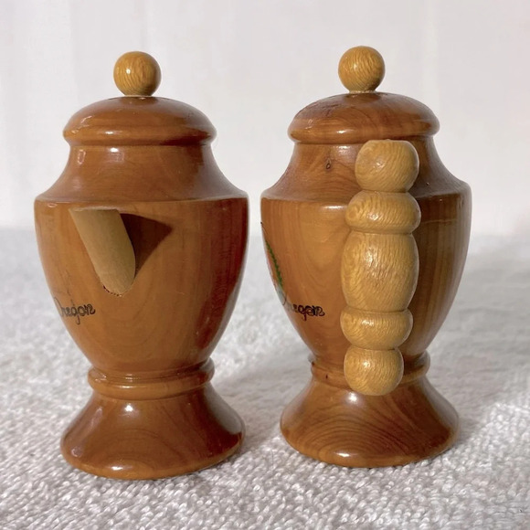 Vintage Wooden Teapot Oregon Caves Salt & Pepper Shakers - Picture 3 of 8